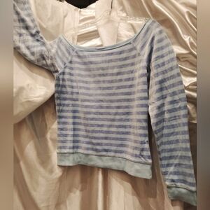Express periwinkle and light blue off the shoulder crop velour long sleeve top L